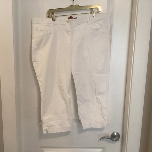 White cotton capris size 16 - Picture 1 of 3